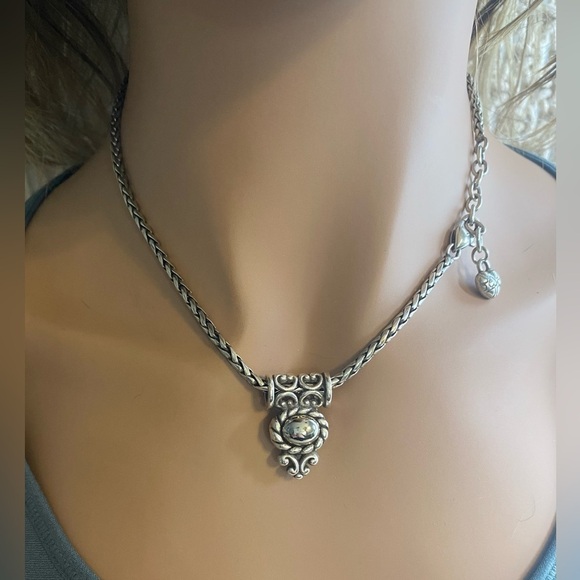 Brighton Taiwan Wheat Chain Two Side Pearly White & Silver Oval Shape EUC - Picture 7 of 9